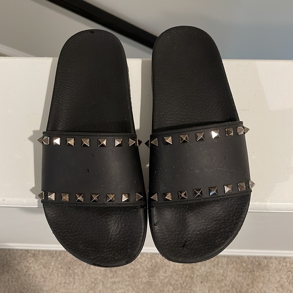 Valentino Black PVC Rockstud Pool Slides